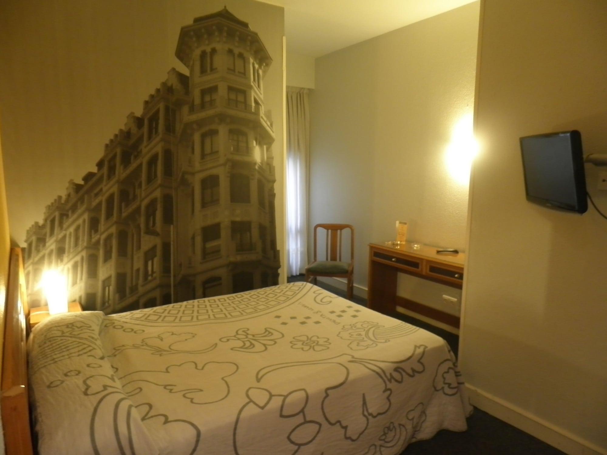 Hotel Photo Zabalburu Bilbao Exterior photo
