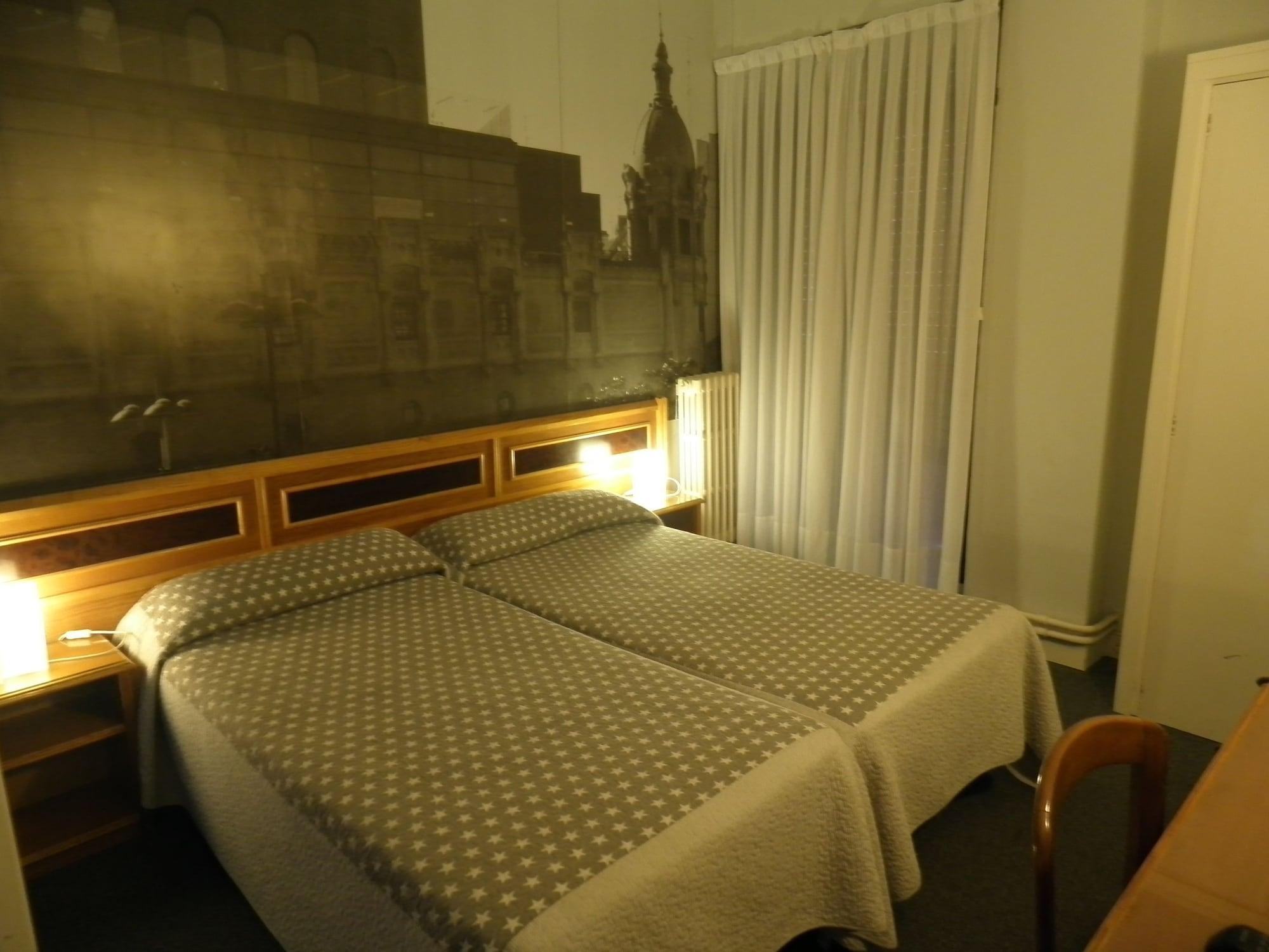 Hotel Photo Zabalburu Bilbao Exterior photo