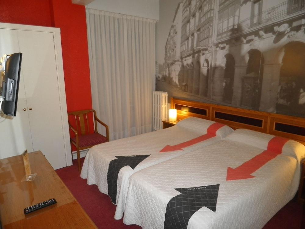 Hotel Photo Zabalburu Bilbao Exterior photo